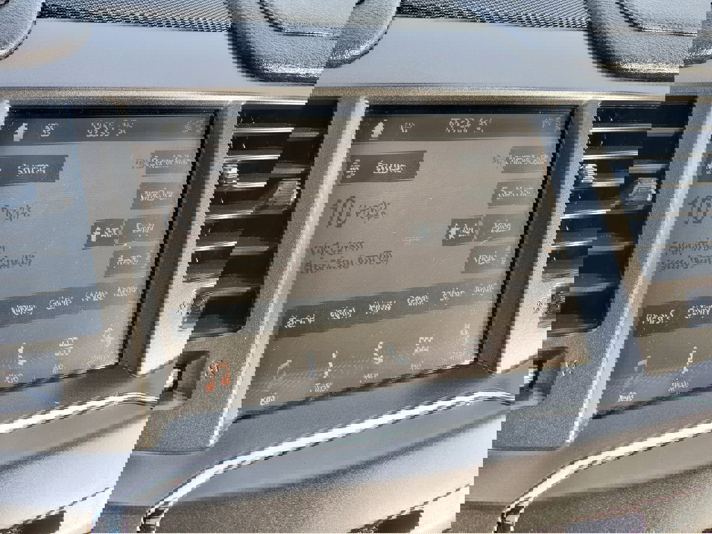 Used 2016 Lincoln MKS image 18