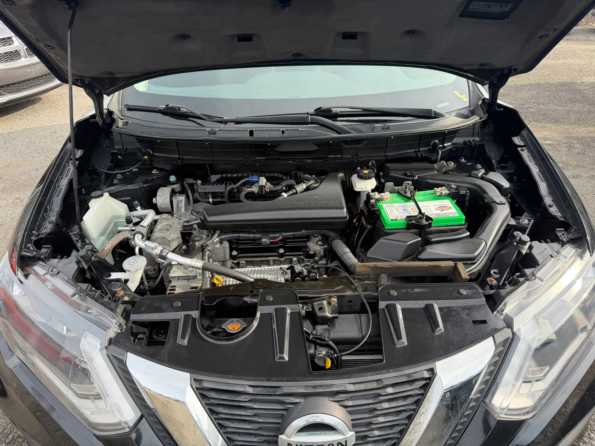 Used 2018 Nissan Rogue SV w/ Premium Package image 9