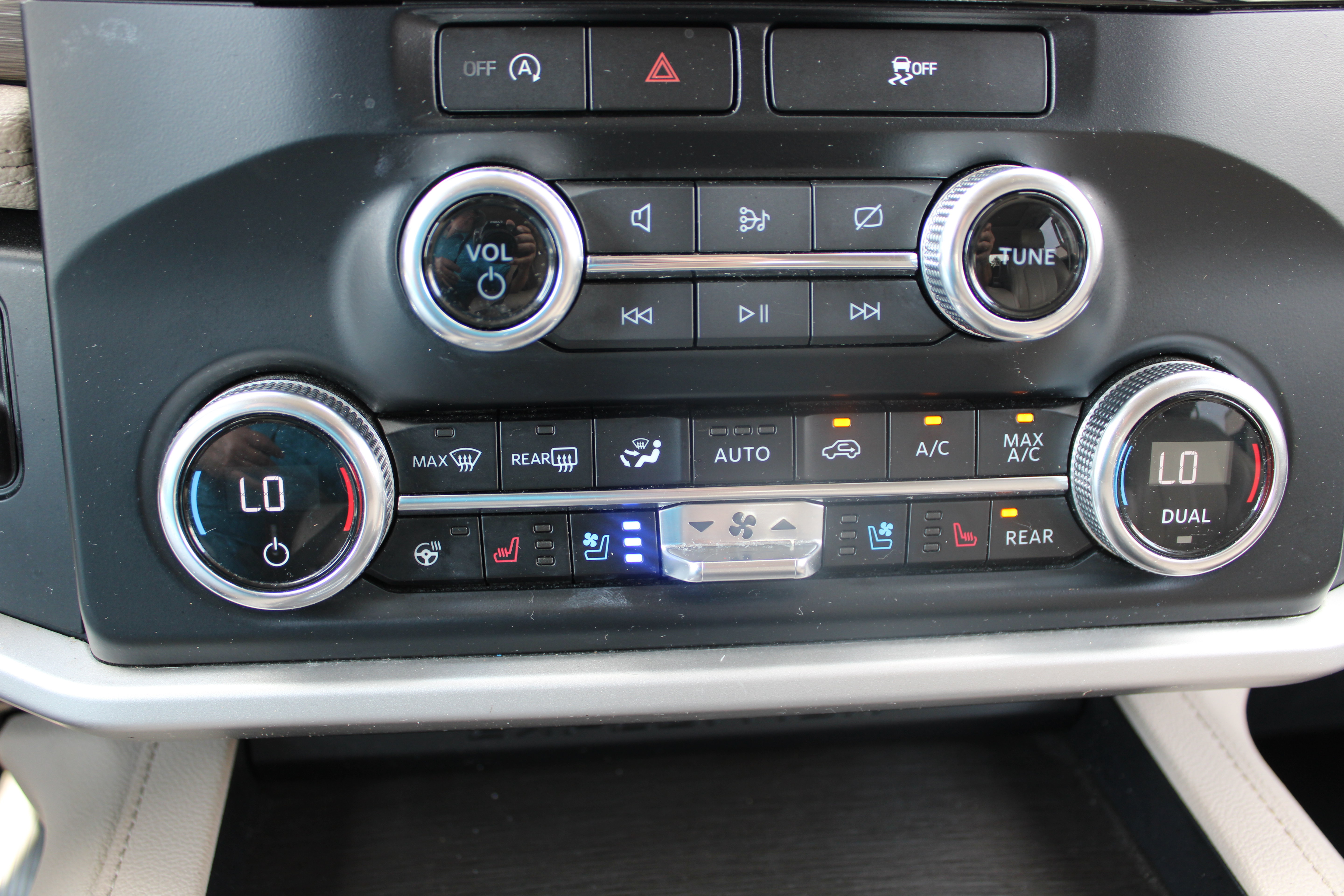 Used 2024 Ford Expedition Limited RWD image 22