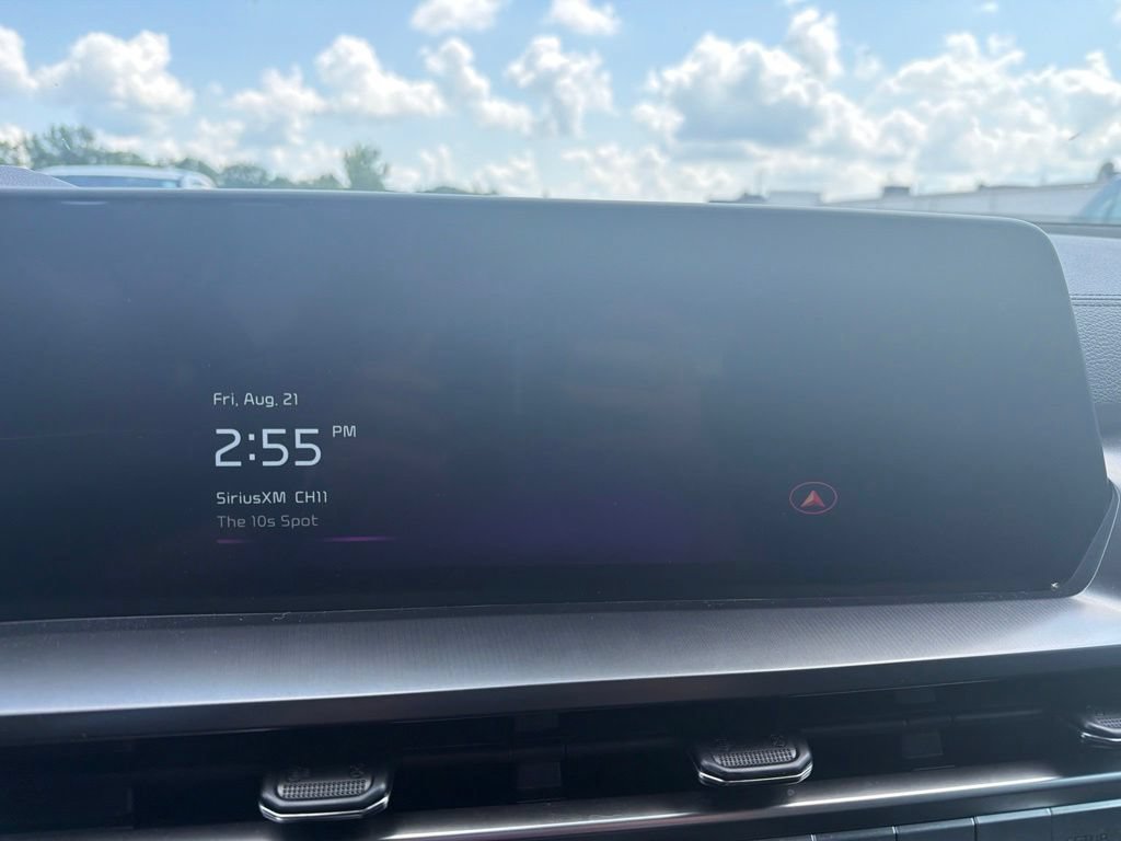 Used 2025 Kia Telluride S FWD image 28