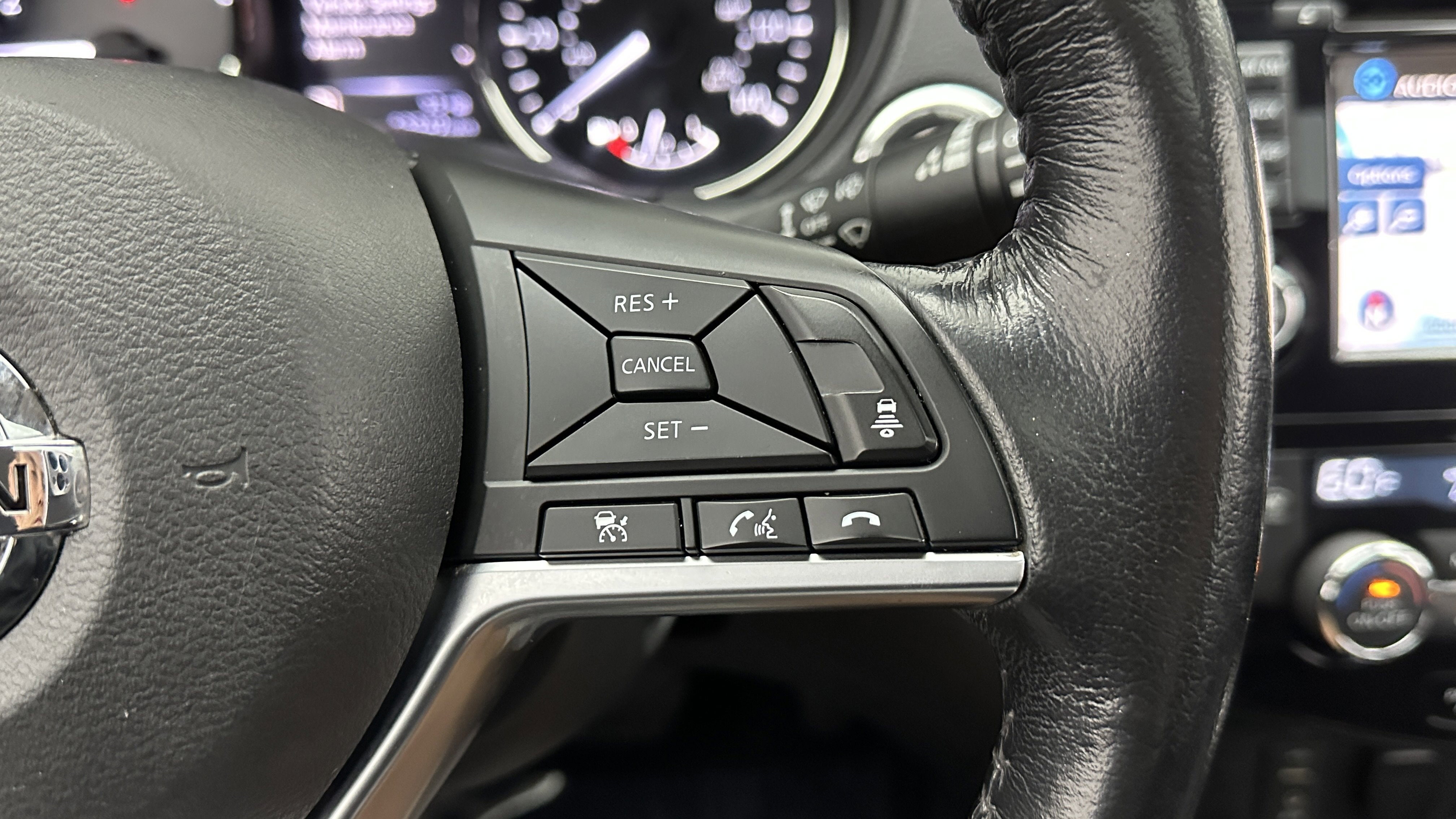 Used 2017 Nissan Rogue Sport SL w/ SL Premium Package image 21