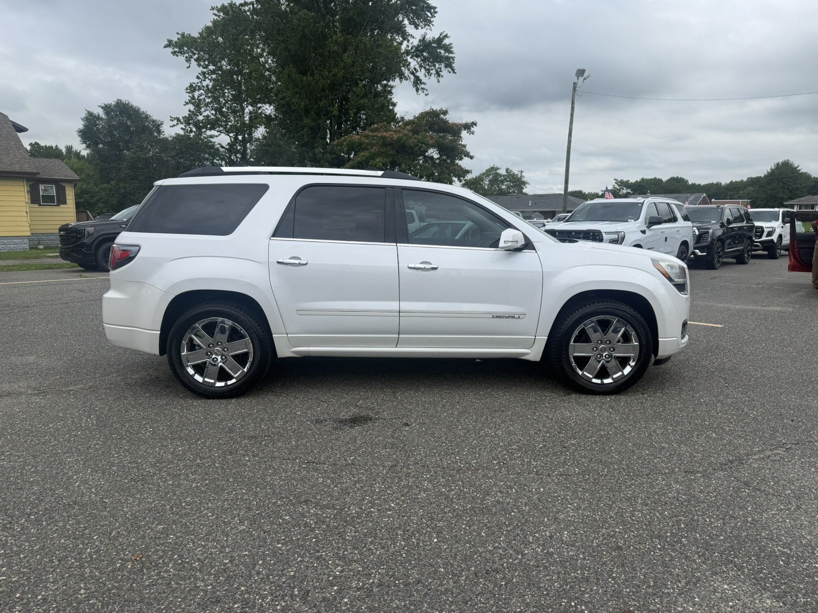 Used 2016 GMC Acadia Denali FWD image 2