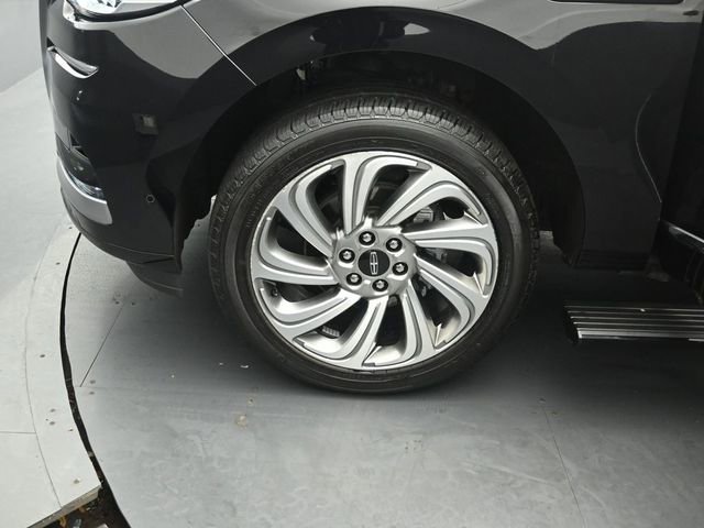 Certified 2023 Lincoln Navigator Reserve AWD/4WD image 38