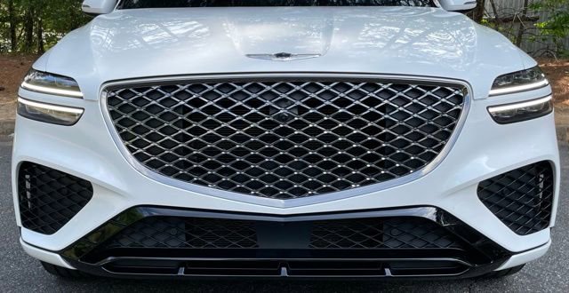 Used 2025 Genesis GV70 2.5T w/ Sport Prestige Package AWD/4WD image 11