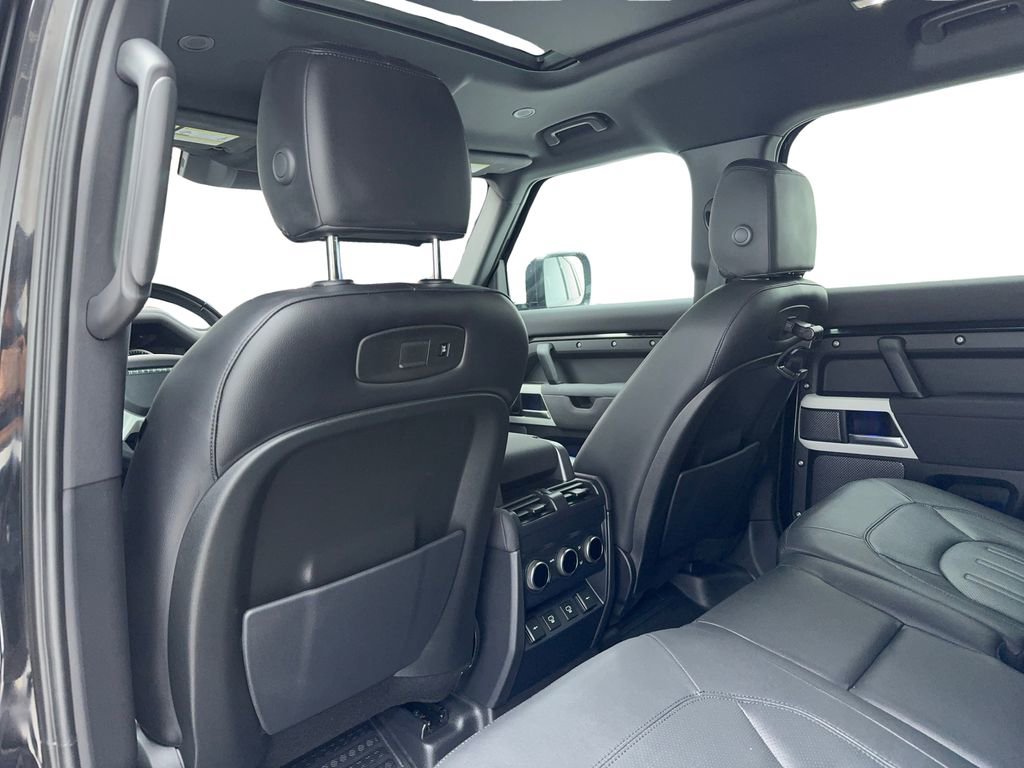 Used 2022 Land Rover Defender 110 S image 14