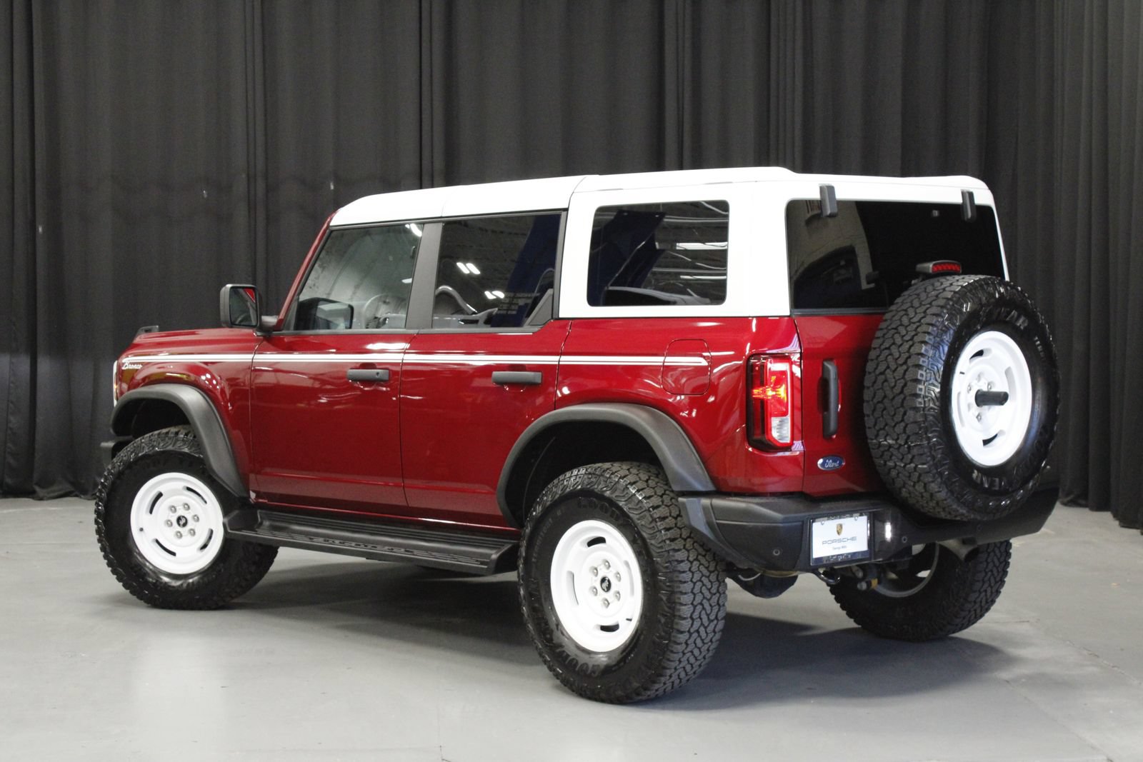 Used 2025 Ford Bronco Heritage Edition AWD/4WD image 3
