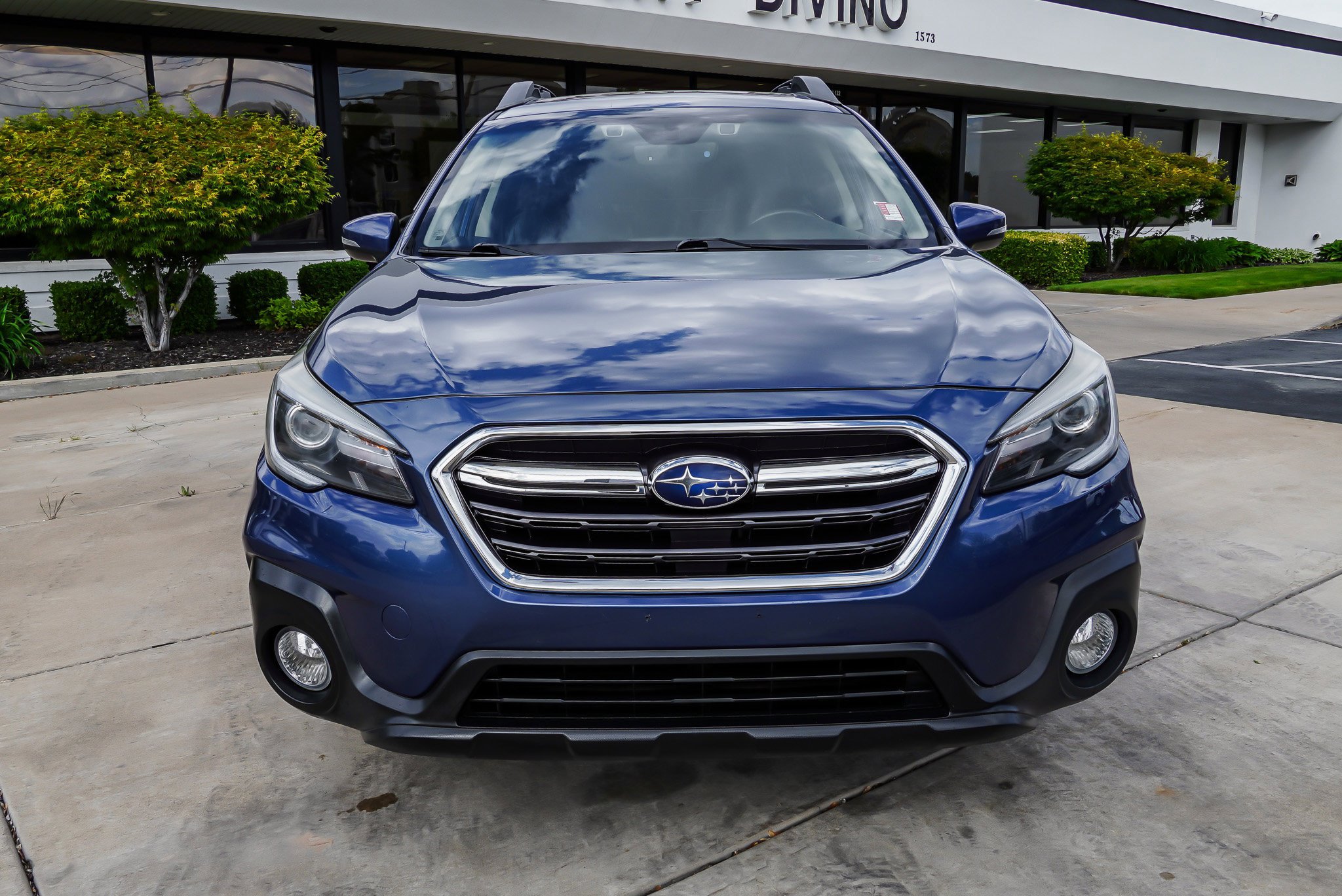 Used 2019 Subaru Outback 2.5i Limited w/ Popular Package #2 AWD/4WD image 3
