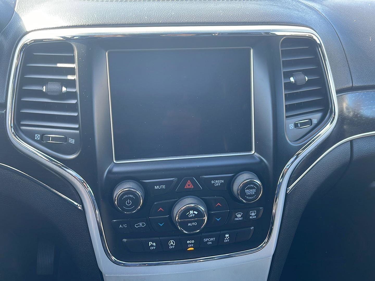 Used 2018 Jeep Grand Cherokee Limited AWD/4WD image 23