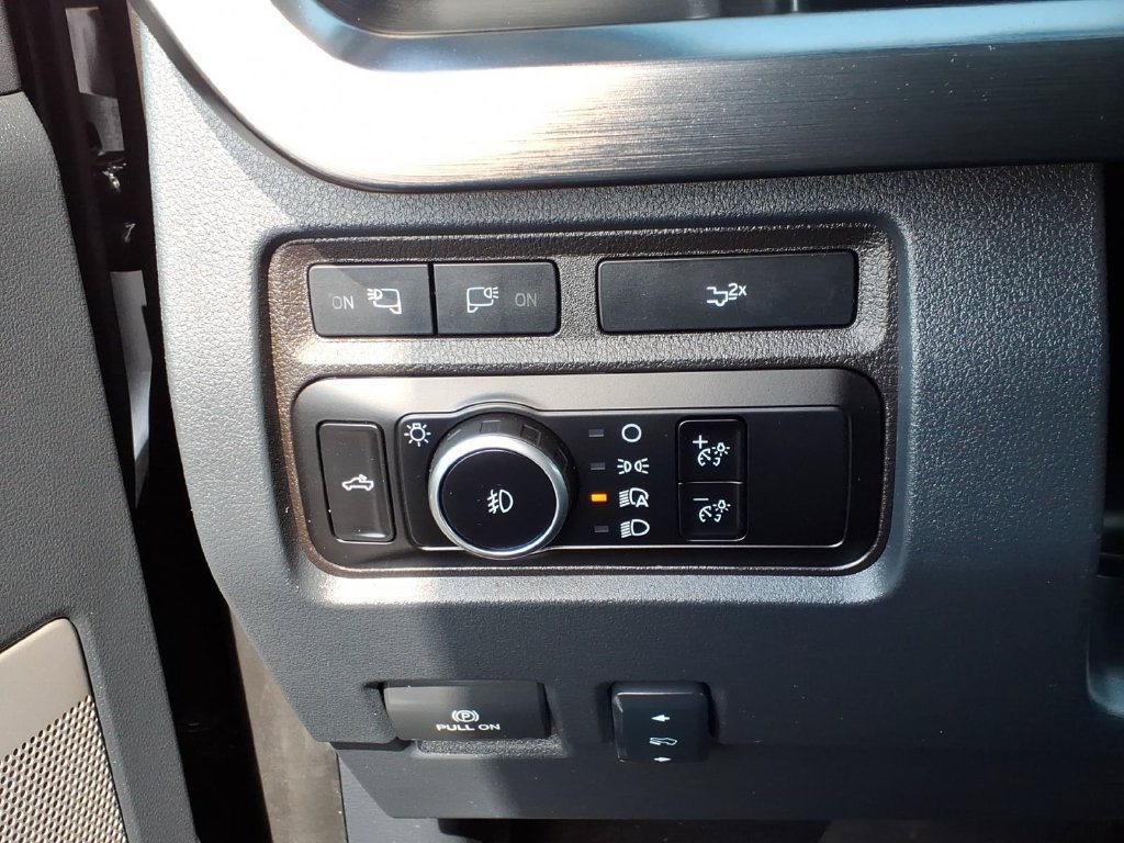 Used 2024 Ford F250 Lariat w/ Lariat Ultimate Package AWD/4WD image 36