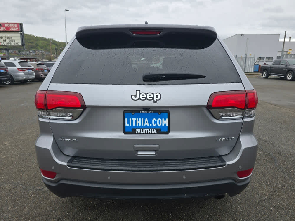 Used 2020 Jeep Grand Cherokee Laredo AWD/4WD image 4