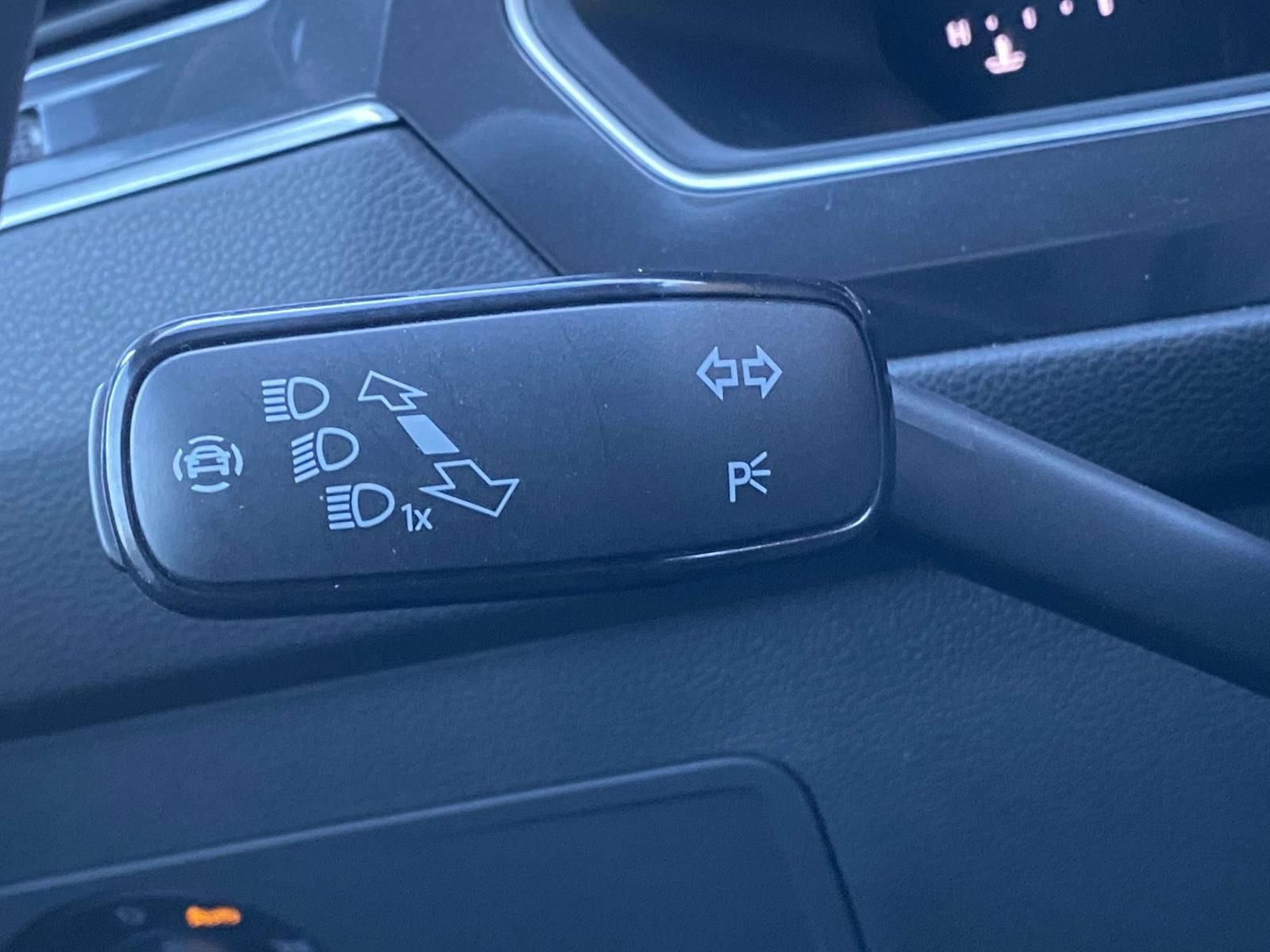 Used 2024 Volkswagen Tiguan SE image 22