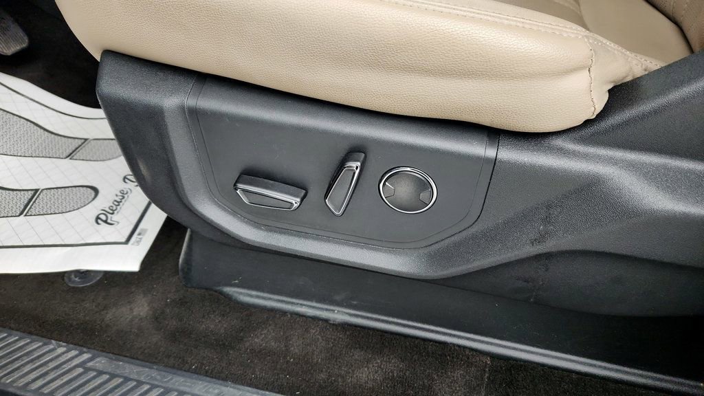 Used 2023 Ford Expedition Limited image 12