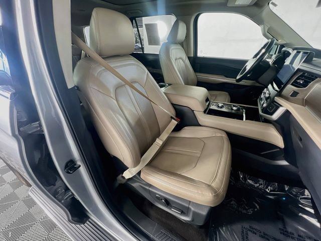 Used 2022 Ford Expedition Limited AWD/4WD image 30