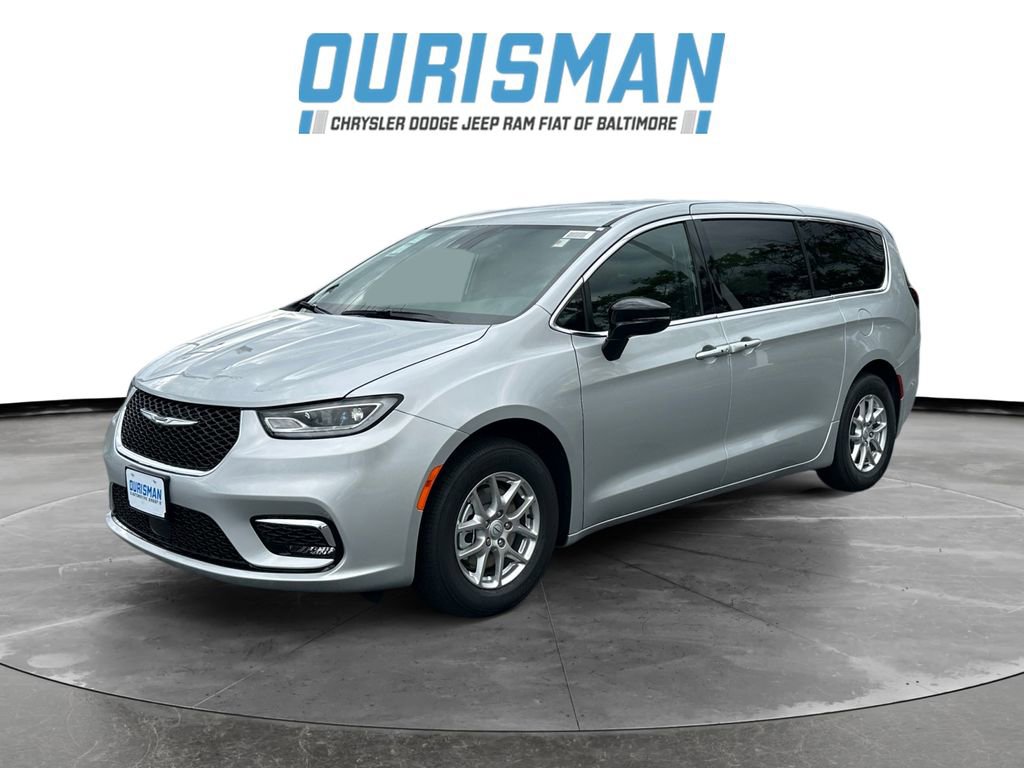 New 2026 Chrysler Pacifica Select image 2