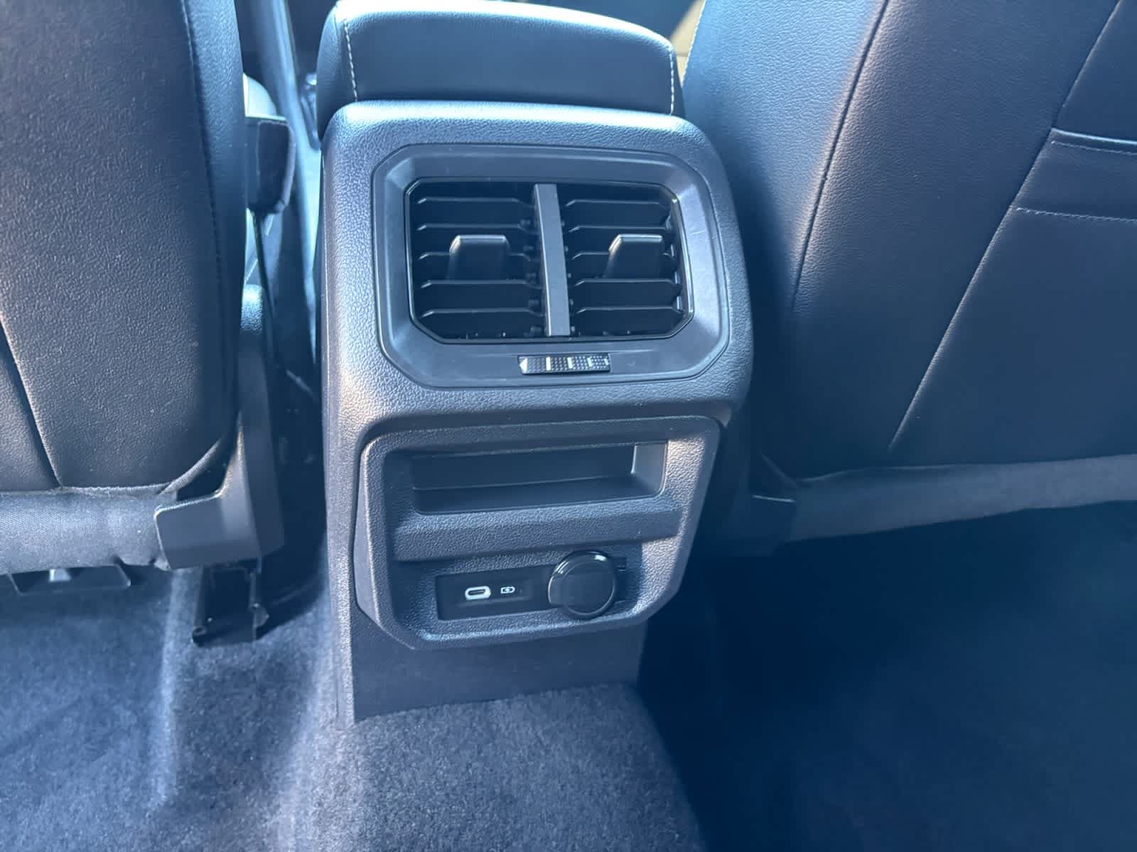 Used 2022 Volkswagen Tiguan SEL R-Line AWD/4WD image 16