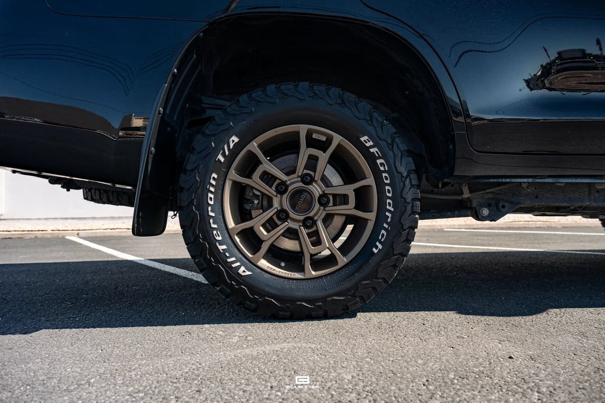 Used 2020 Toyota Land Cruiser Heritage Edition AWD/4WD image 13