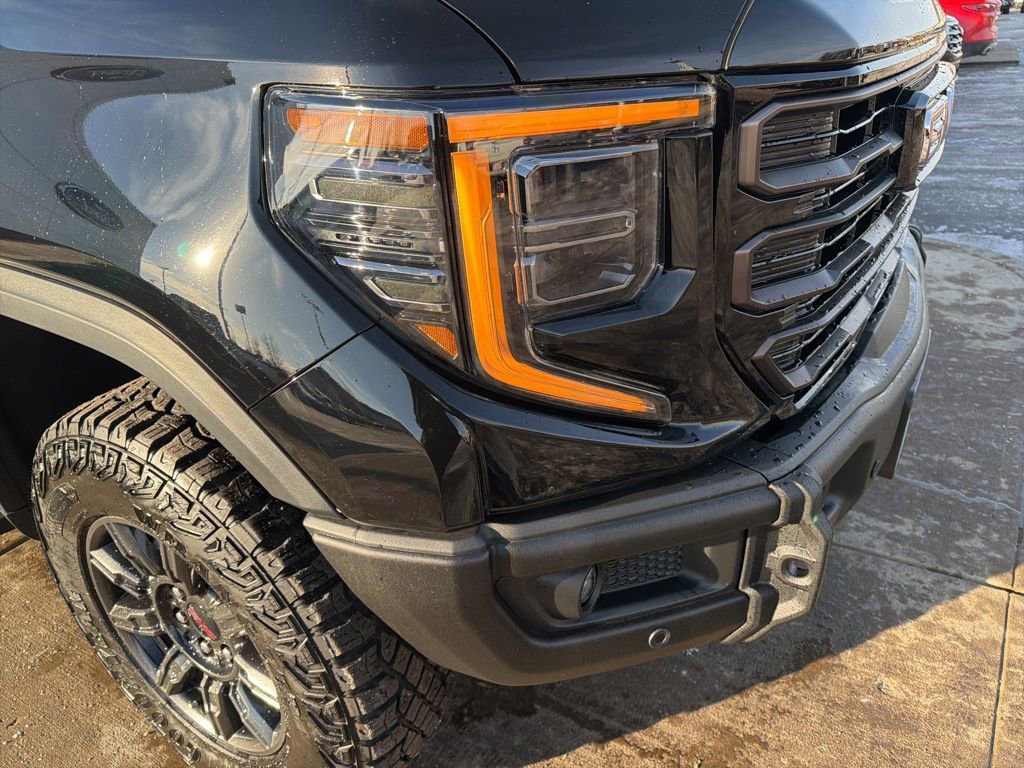 Used 2025 GMC Sierra 1500 AT4X image 9