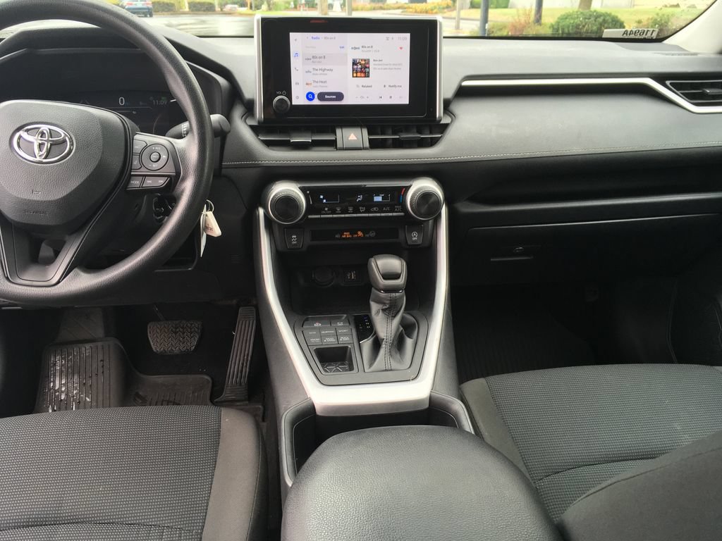 Used 2024 Toyota RAV4 LE AWD/4WD image 23
