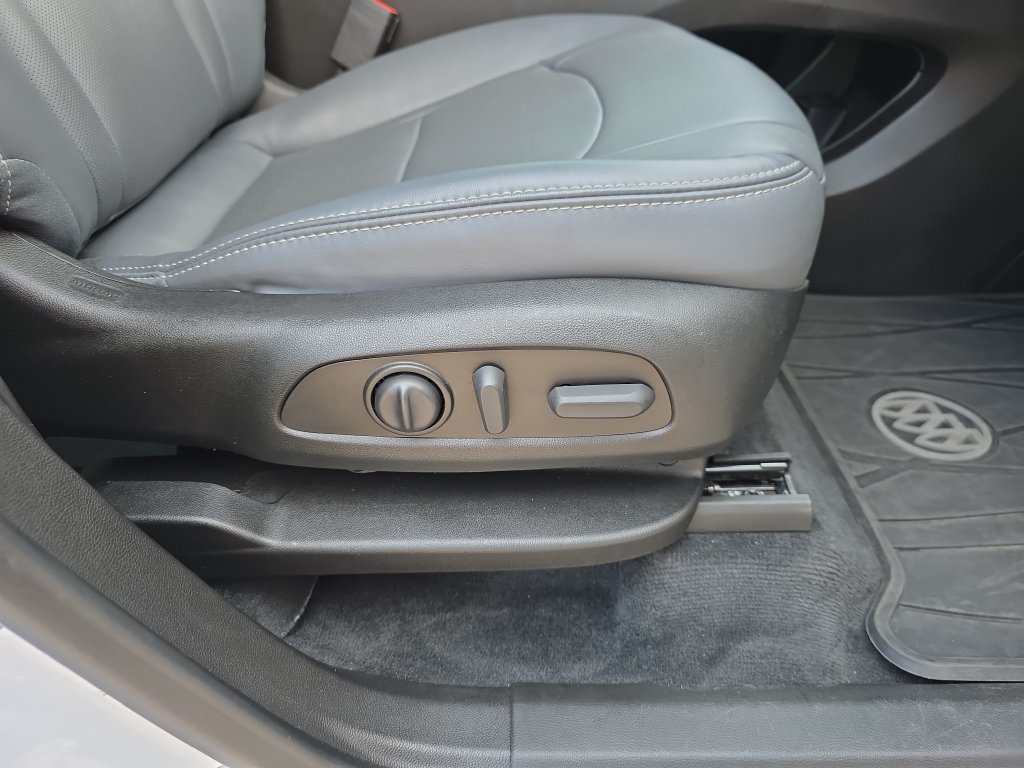 Used 2023 Buick Enclave Essence FWD image 37