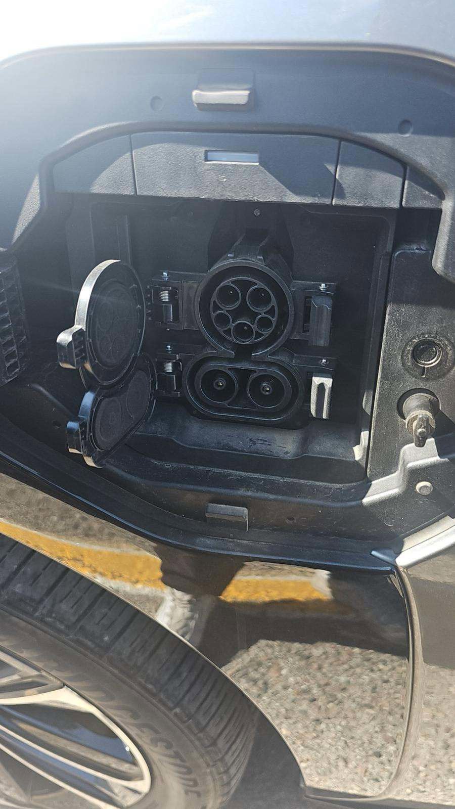 Used 2023 Toyota bZ4X AWD image 16