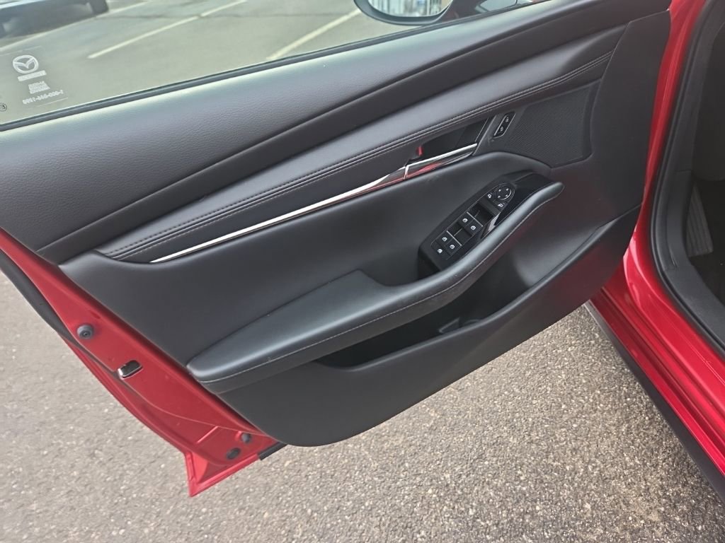 Used 2023 MAZDA MAZDA3 s image 12