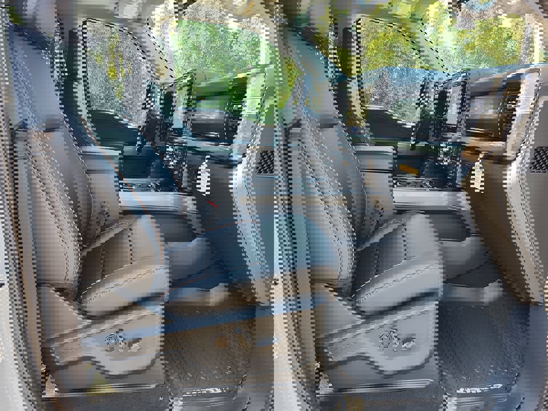 New 2026 Ford F250 Lariat image 18