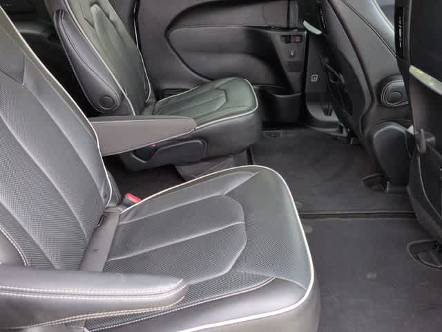 Used 2022 Chrysler Pacifica Limited w/ Uconnect Theater Family Group AWD/4WD image 21
