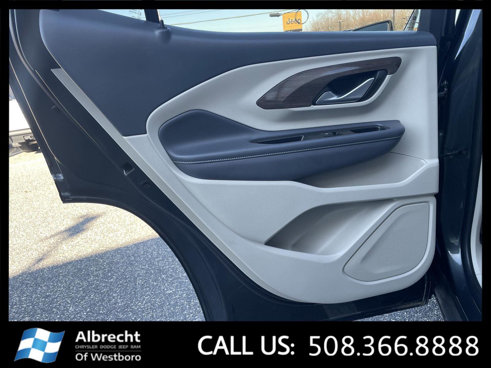 Used 2022 GMC Terrain Denali w/ Denali Premium Package image 14