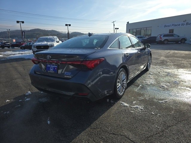 Used 2019 Toyota Avalon Limited image 5