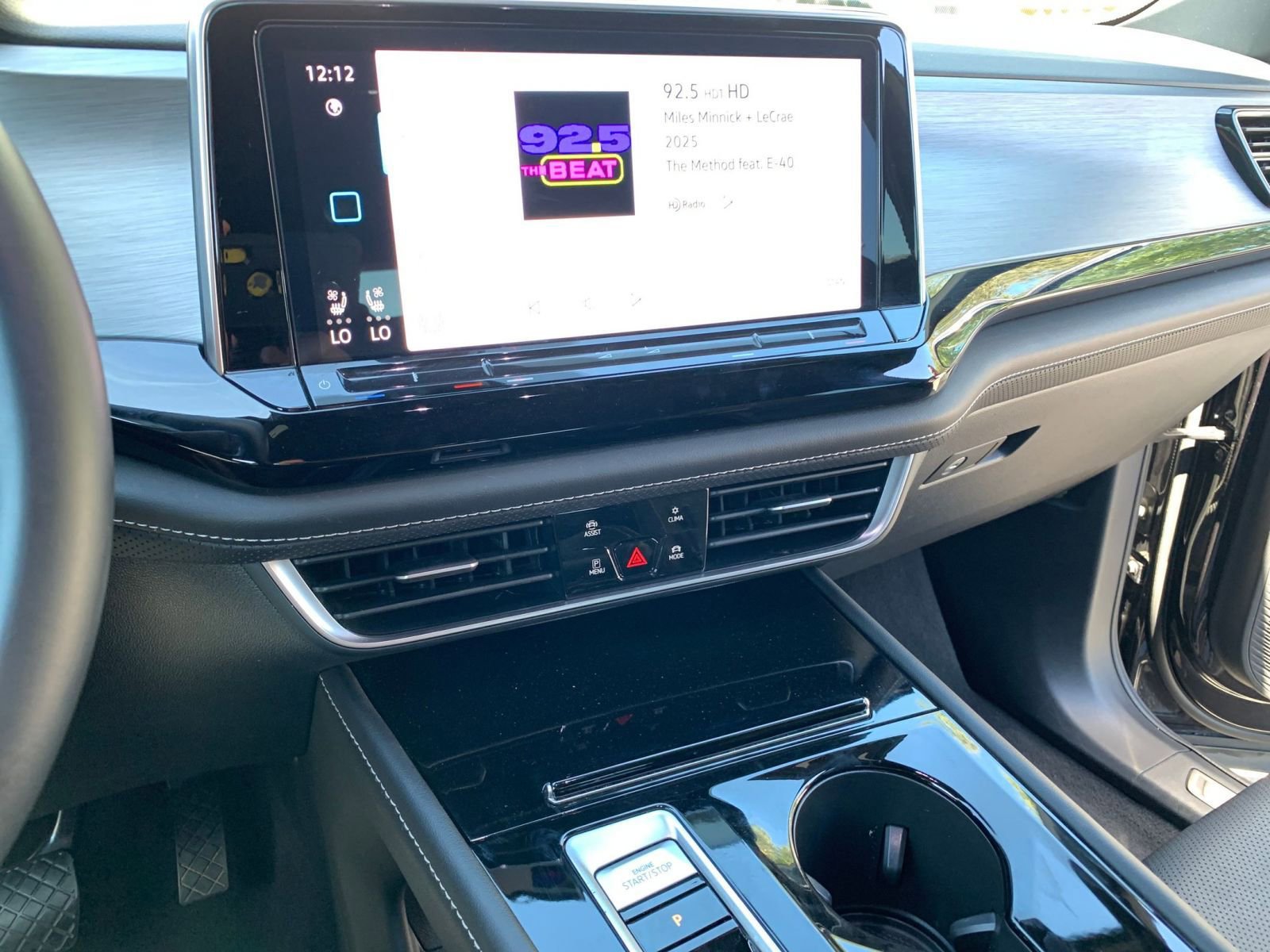 Used 2024 Volkswagen Atlas Cross Sport SE image 18