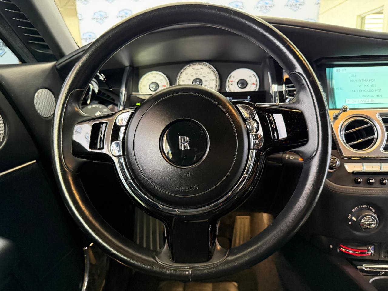 Used 2016 Rolls-Royce Wraith RWD image 24