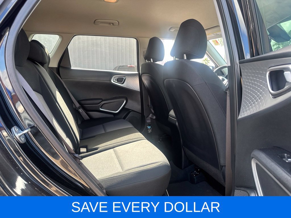 Used 2023 Kia Soul LX w/ Option Group 015 FWD image 17