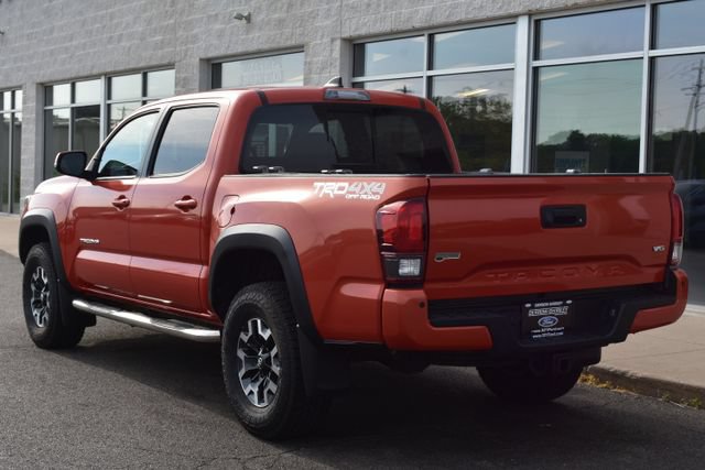 Used 2018 Toyota Tacoma TRD Off-Road w/ Technology Package AWD/4WD image 7