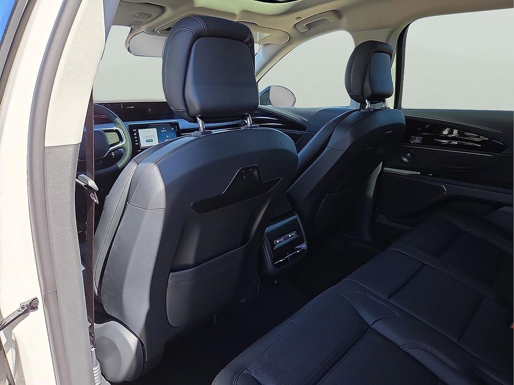 New 2026 Lincoln Nautilus Premier AWD/4WD image 12