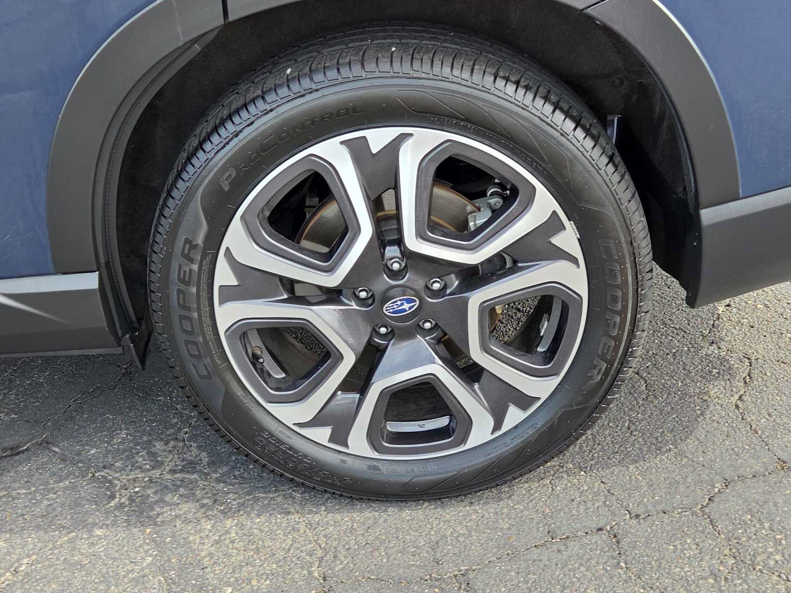 Used 2023 Subaru Ascent Limited w/ Technology Package AWD/4WD image 16