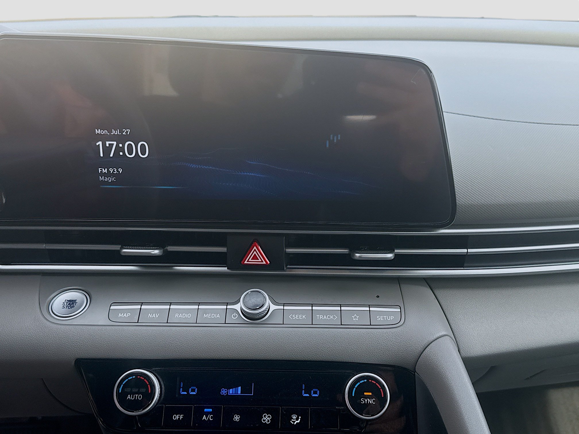 Used 2024 Hyundai Elantra SEL FWD image 10