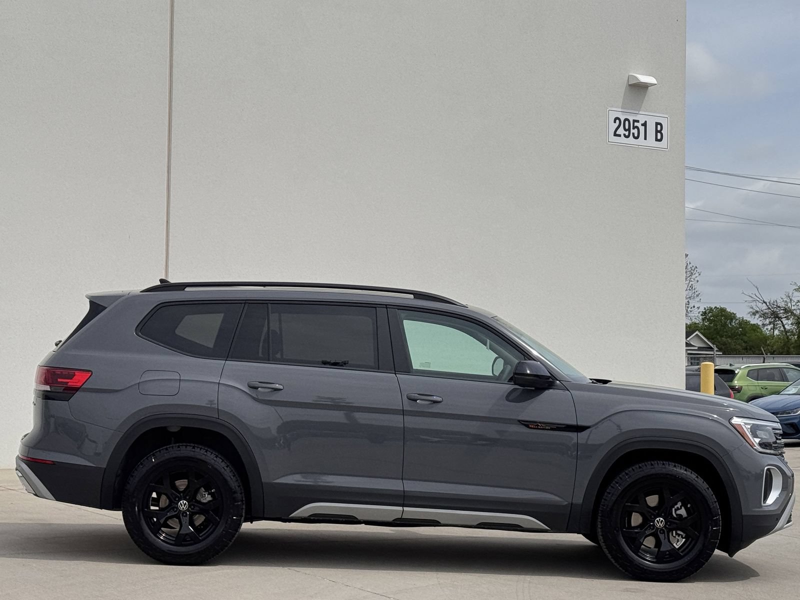 New 2026 Volkswagen Atlas Peak Edition AWD/4WD image 4