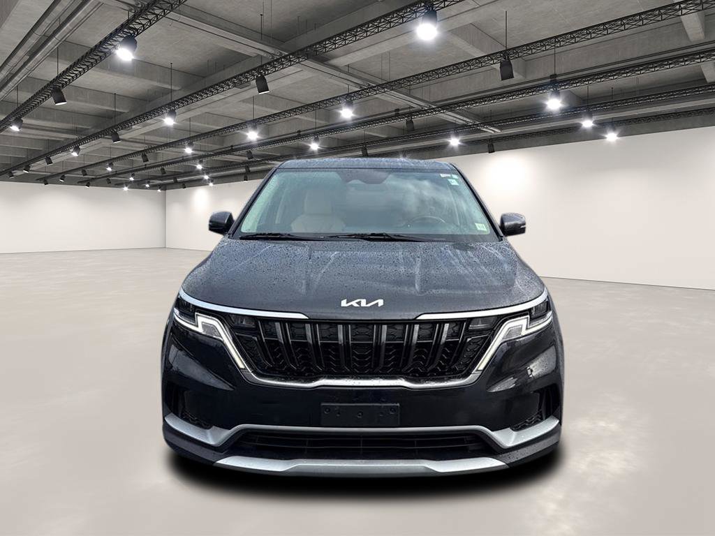 Used 2023 Kia Carnival LX image 2