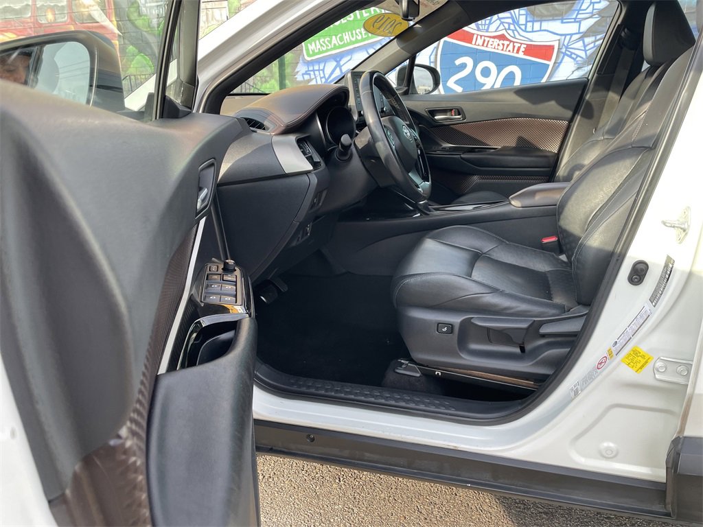 Used 2019 Toyota C-HR Limited image 14