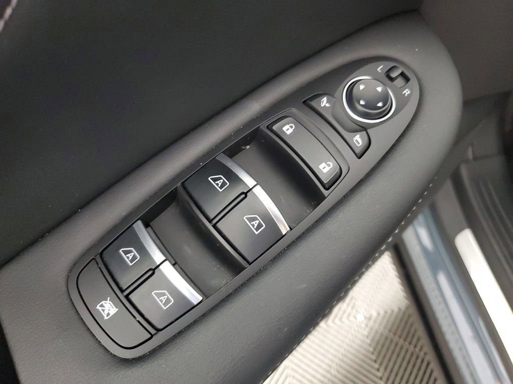 Used 2025 INFINITI QX55 Luxe w/ Cargo Package image 29