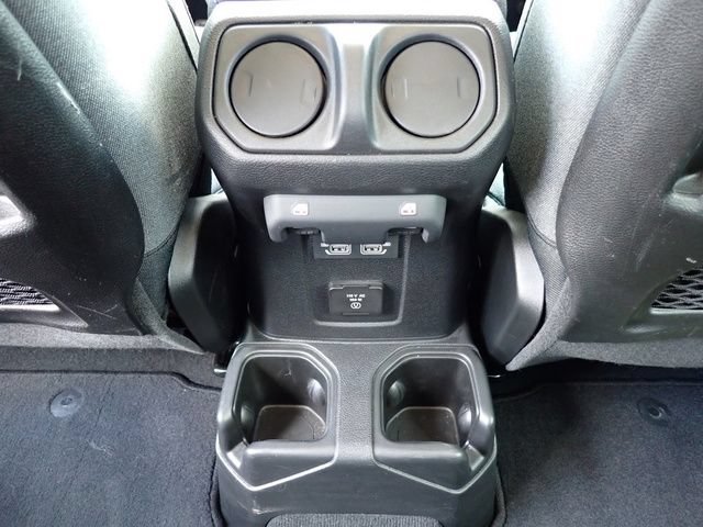 Used 2024 Jeep Wrangler Unlimited Rubicon AWD/4WD image 16
