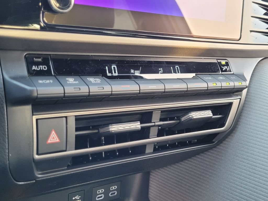 New 2026 Toyota Camry SE FWD image 19