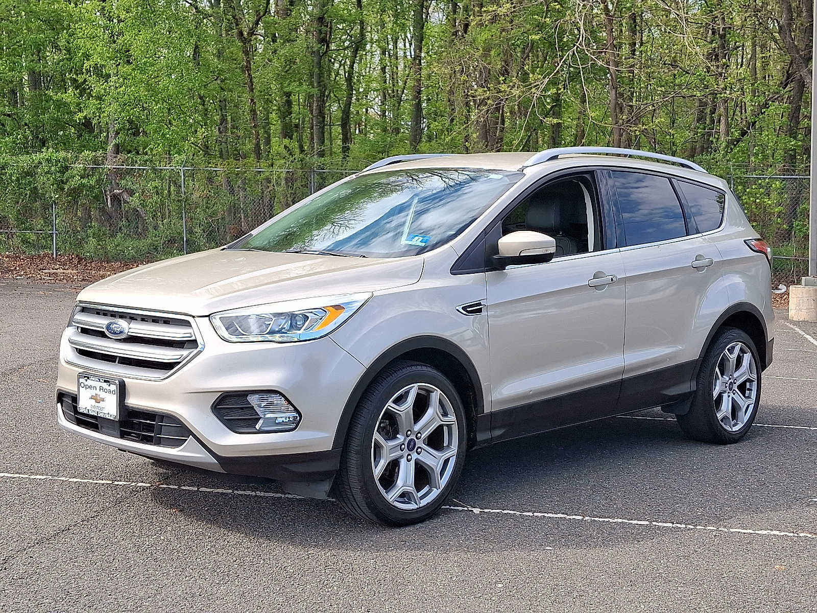 Used 2017 Ford Escape Titanium image 2