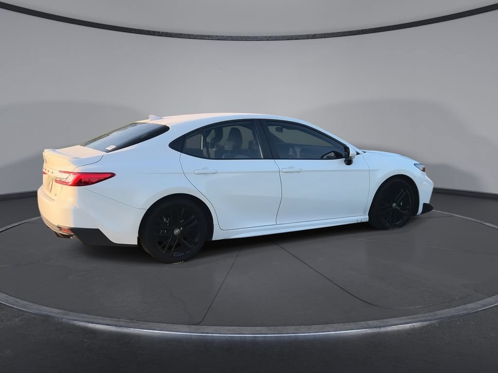 Used 2025 Toyota Camry SE FWD image 8
