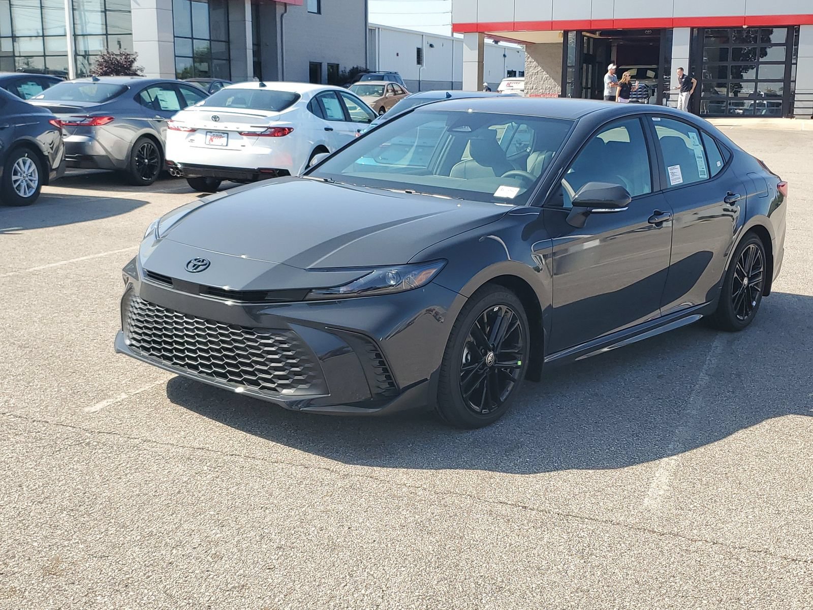 New 2026 Toyota Camry SE w/ Convenience Package FWD image 2