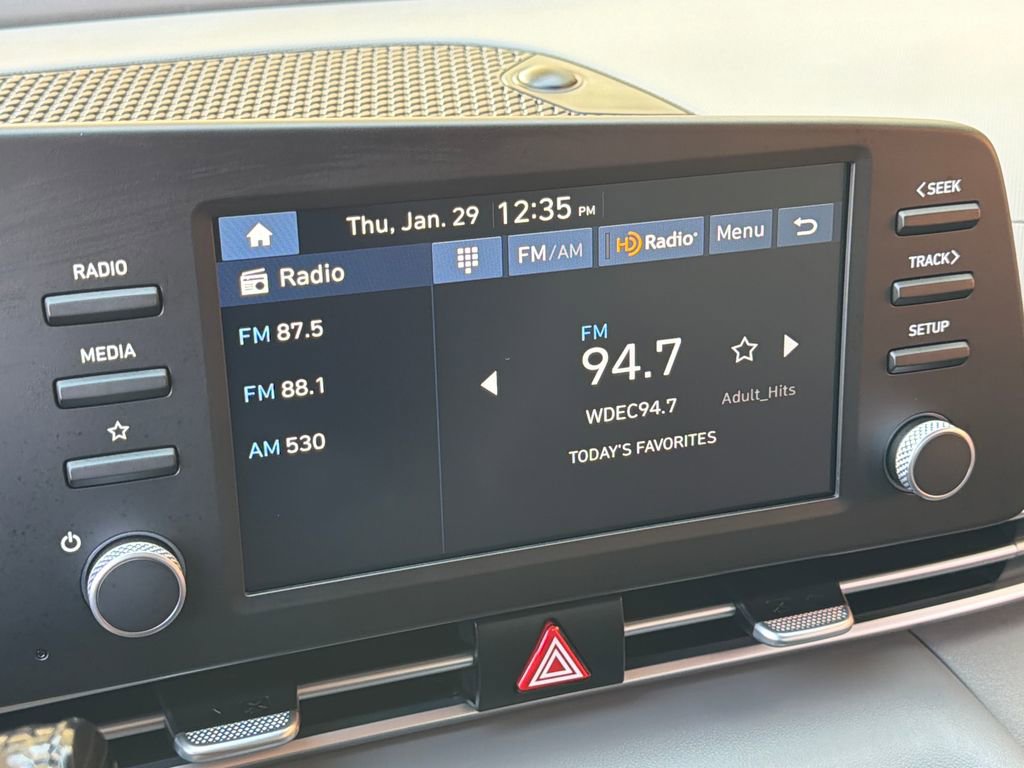 Used 2025 Hyundai Elantra SE image 5