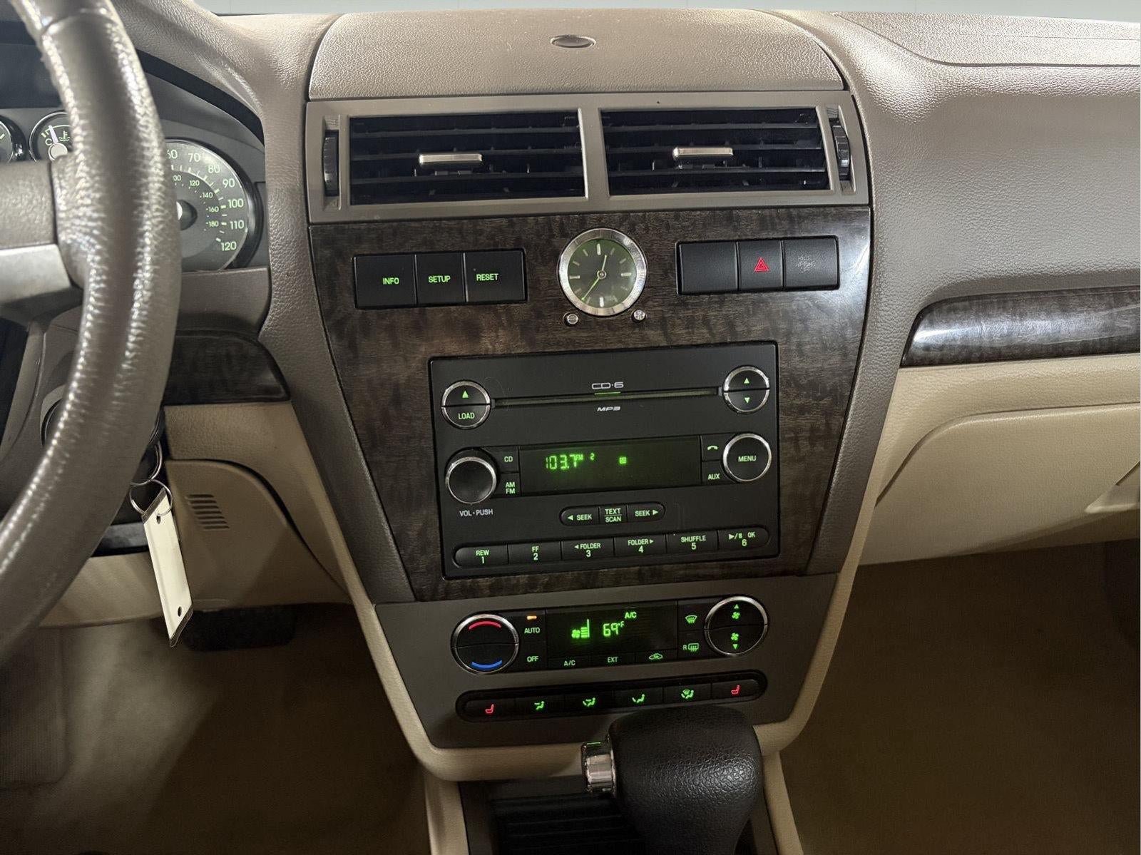 Used 2008 Mercury Milan Premier FWD image 13