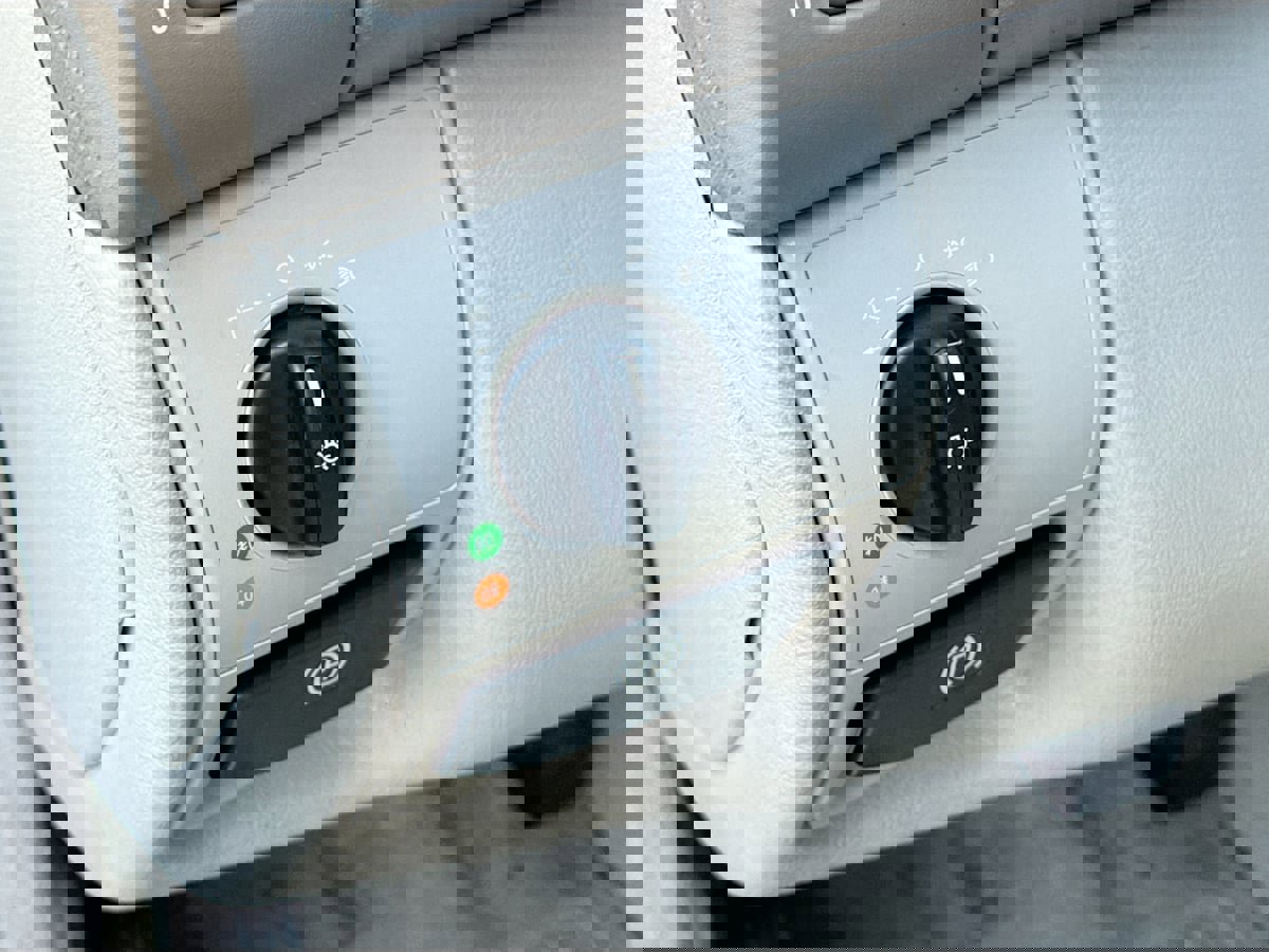 Used 2001 Mercedes-Benz CLK 430 Coupe image 10