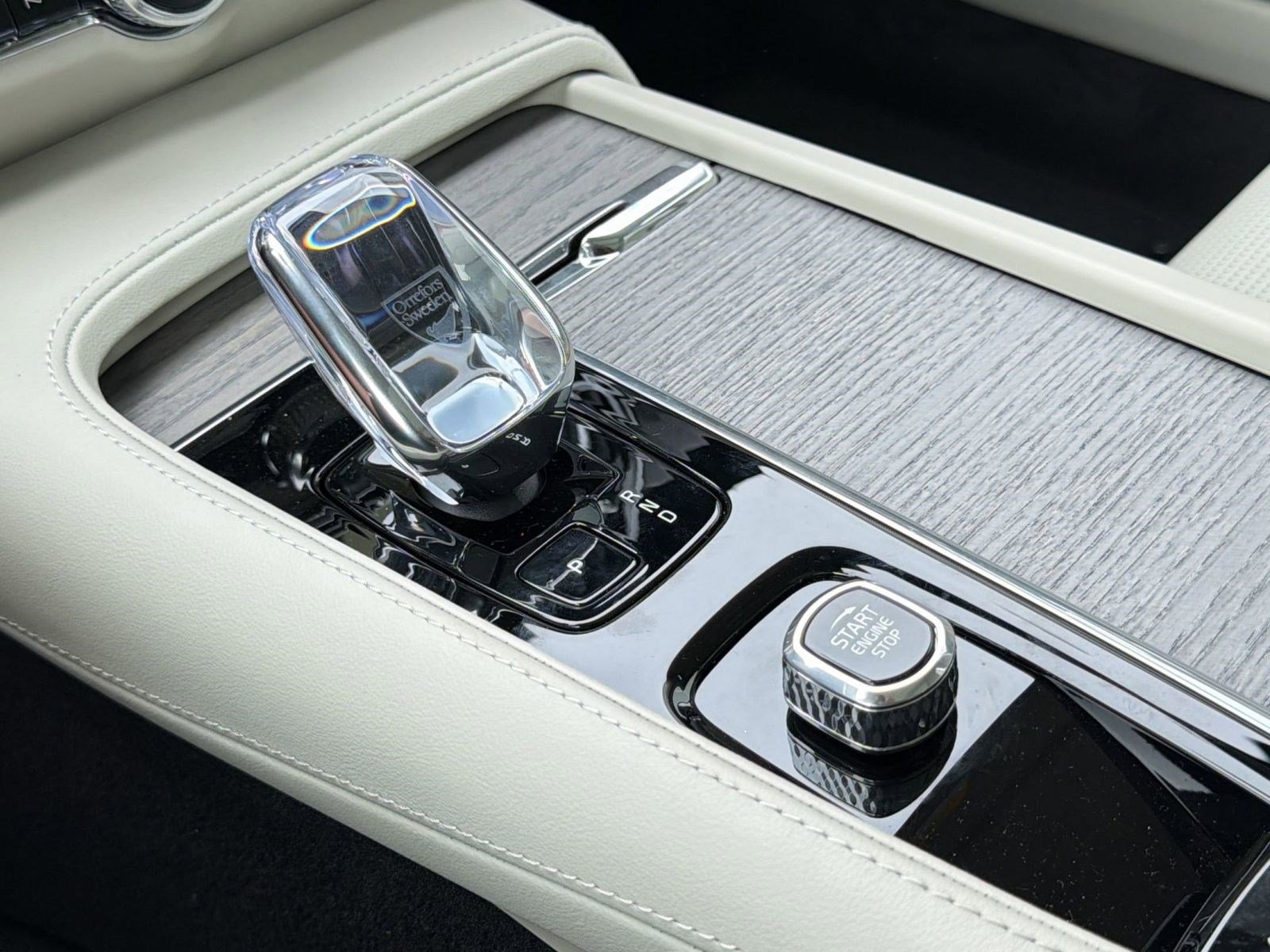 Certified 2025 Volvo S90 B6 Ultra image 18