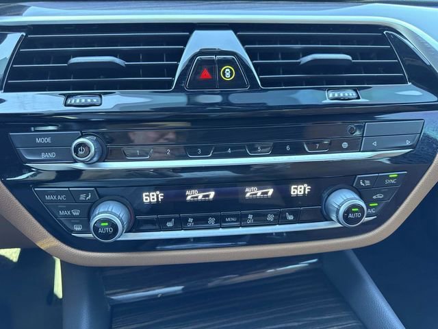 Used 2022 BMW 530e w/ Premium Package image 29